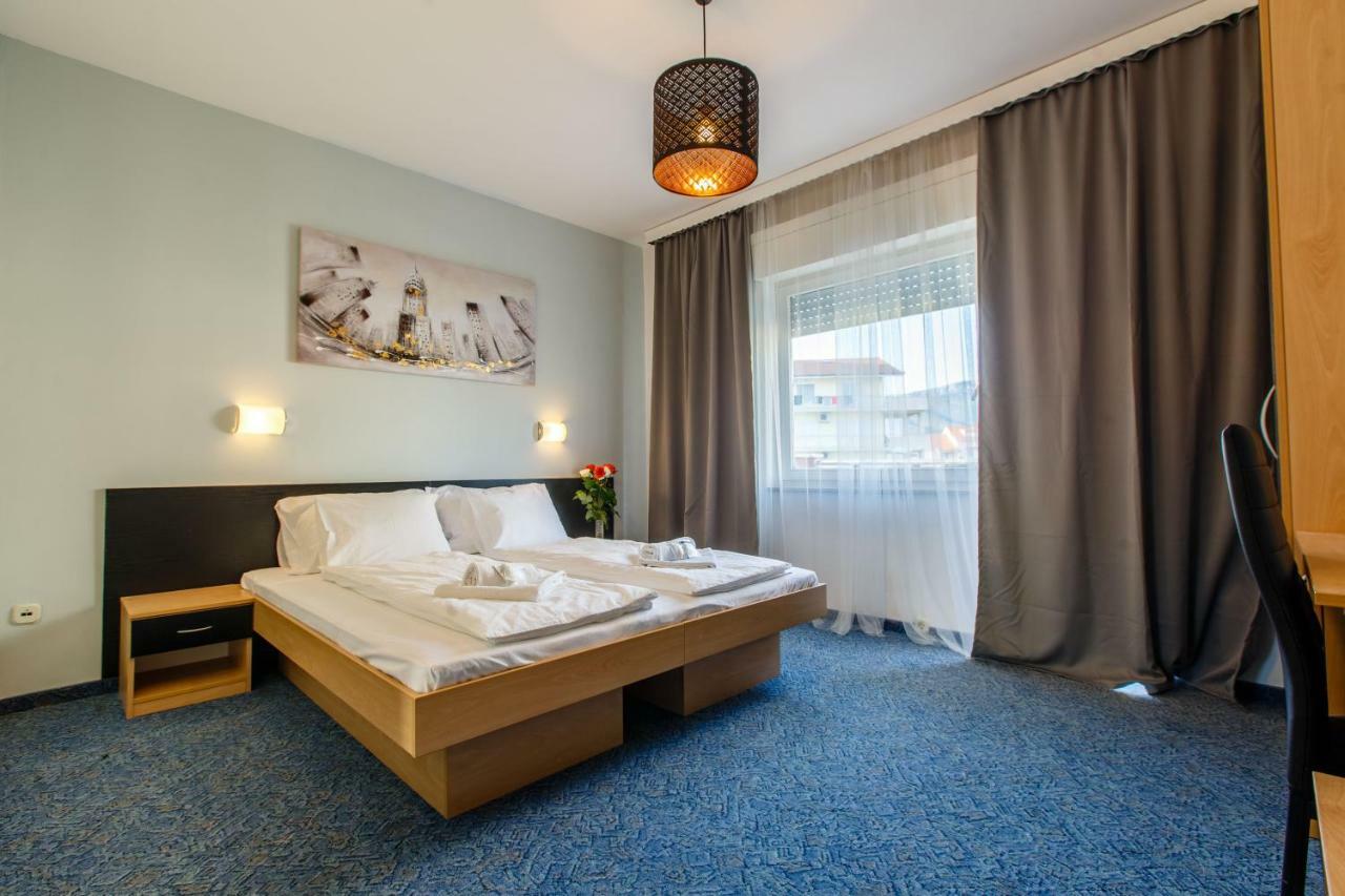Rooms Split Stobreč Exterior foto